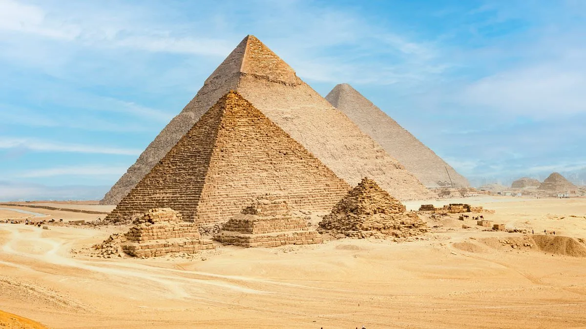 Ancient Egypt's Secret: Hidden Spiral Ramp Reveals How Massive Stones Were Lifted in the Great Pyramid of Khufu