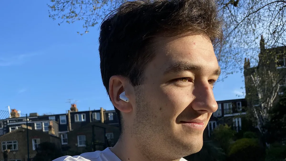 How the Right Running Headphones Can Help You Stick to Your New Year's Resolution