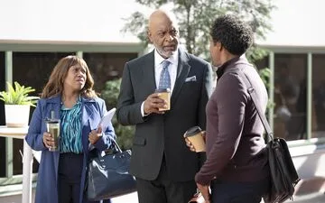 Intervilles" delayed until 2027 due to budget concerns.