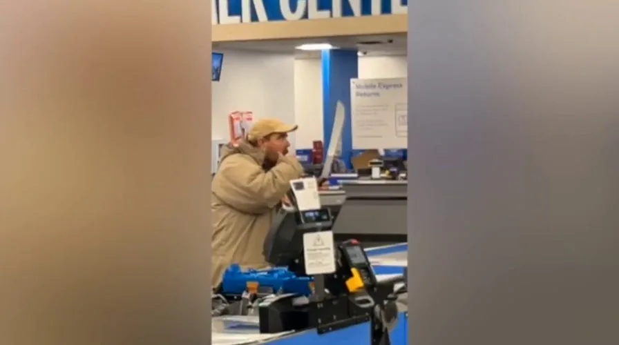 Omaha Police Fatally Shoot Woman After Child刀袭击事件导致一名3岁男孩受伤"。