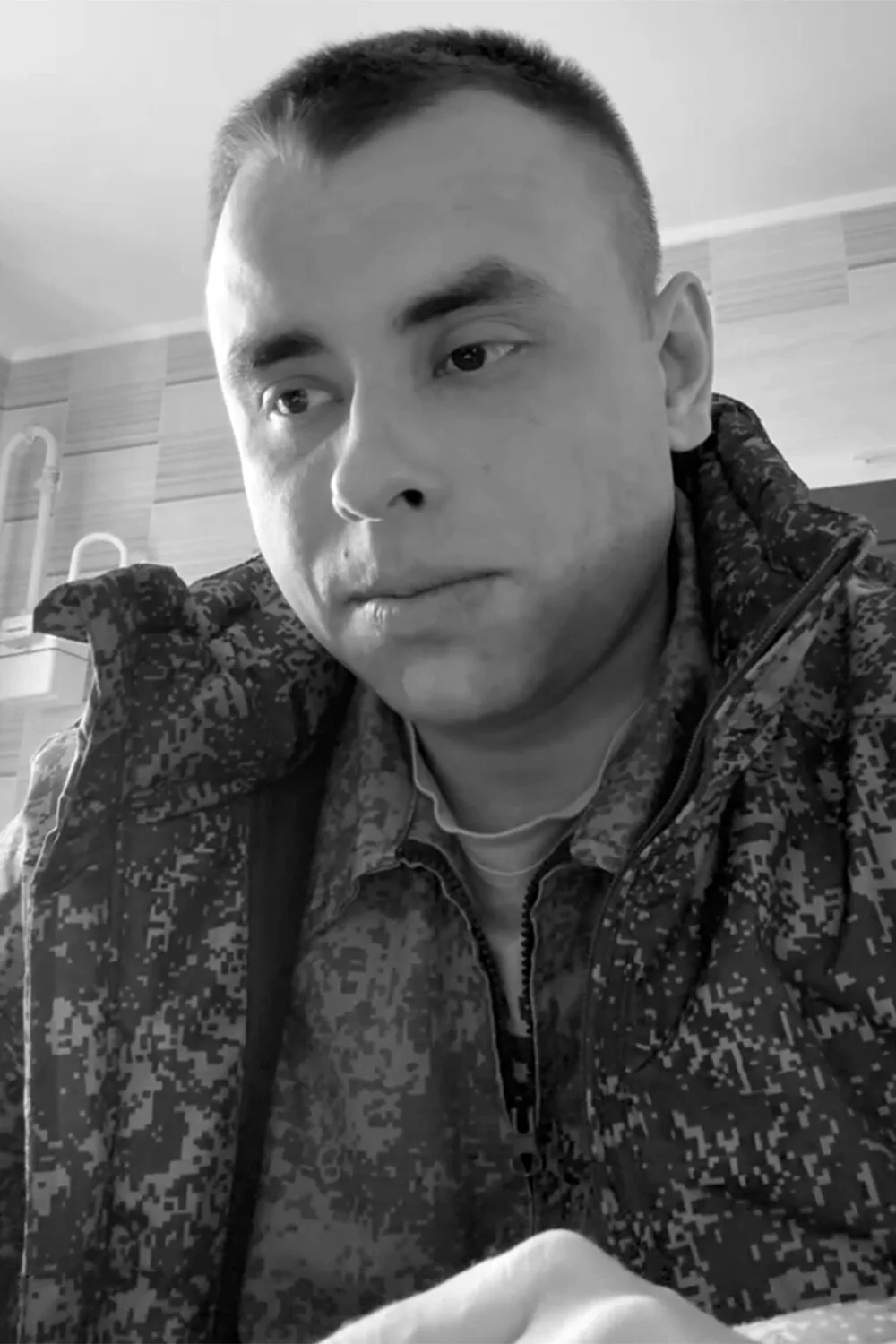 Russian Pilot, War Correspondent Die by Suicide