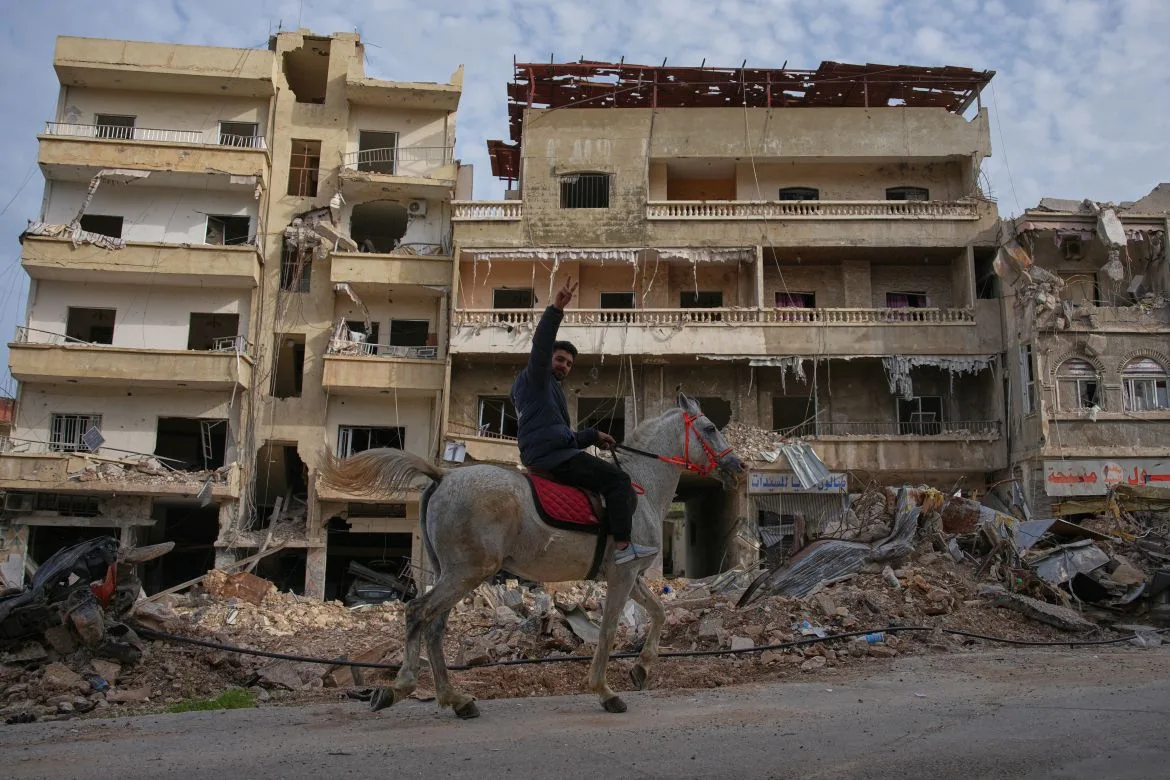 Thousands return to destroyed homes in Lebanon despite army warnings and active conflict fears.