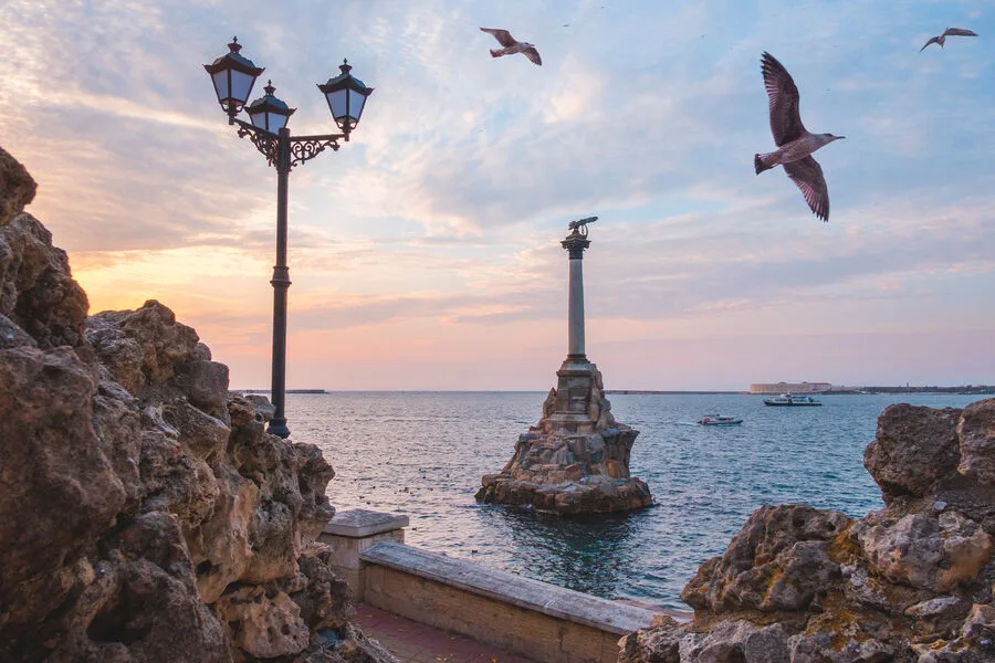 Ukraine-Russia War: Sevastopol Air Raid Alert Disrupts Transportation.