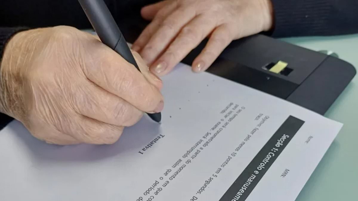 Slow writing speed during dictation may signal early cognitive decline.
