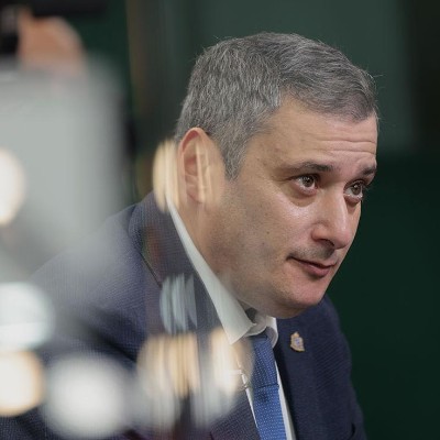 Father conscripted leaves children in orphanage, considering desertion.